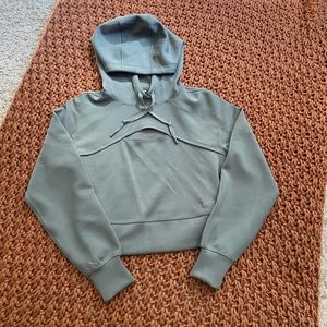 Lululemon Get centered cropped hoodie